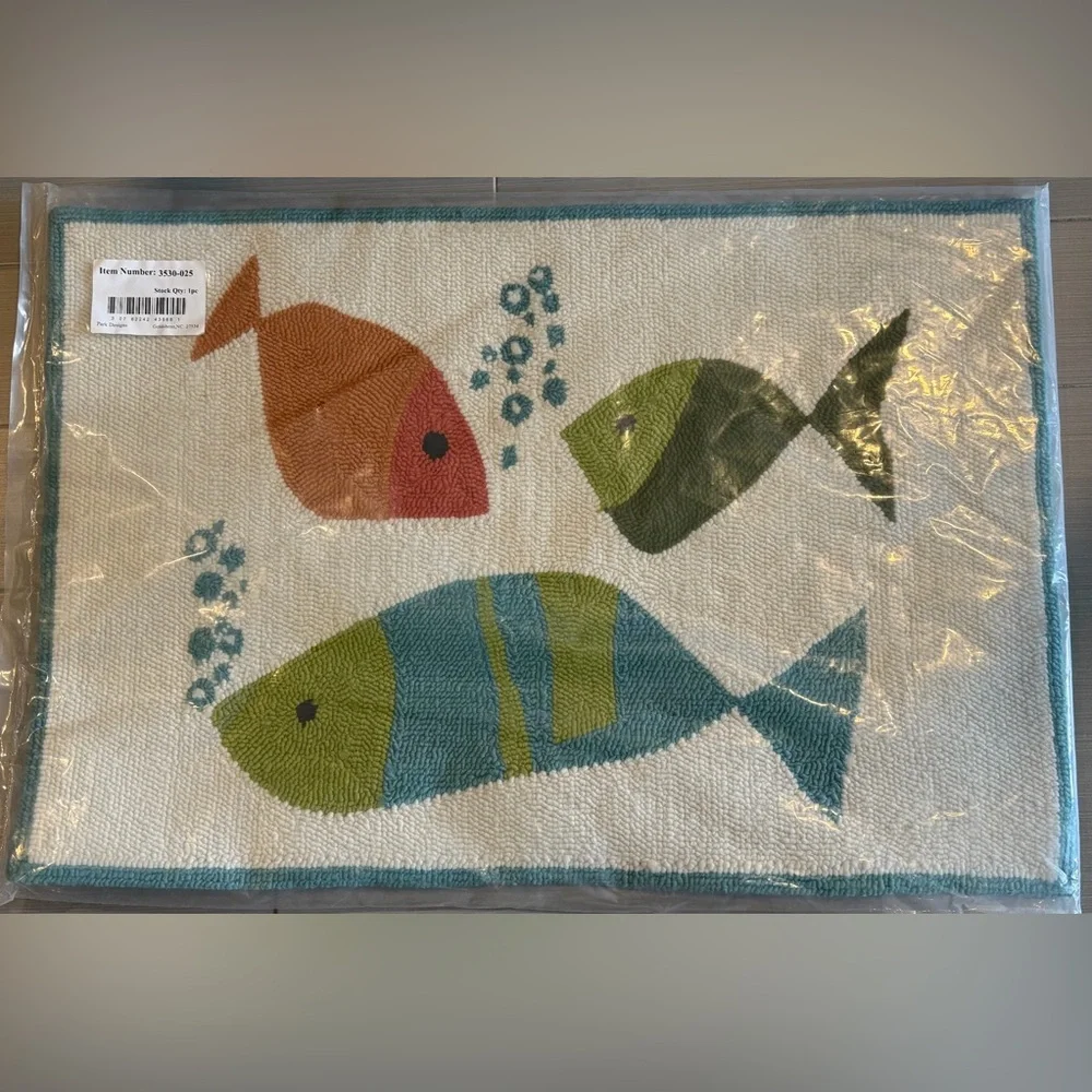 Park Designs Fabulous Fish Hooked Rug - Multicolor Fish Design 24” x 36”
